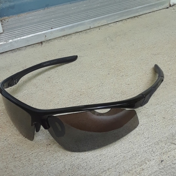 Ironman polarized sunglasses bundle - Picture 3 of 8